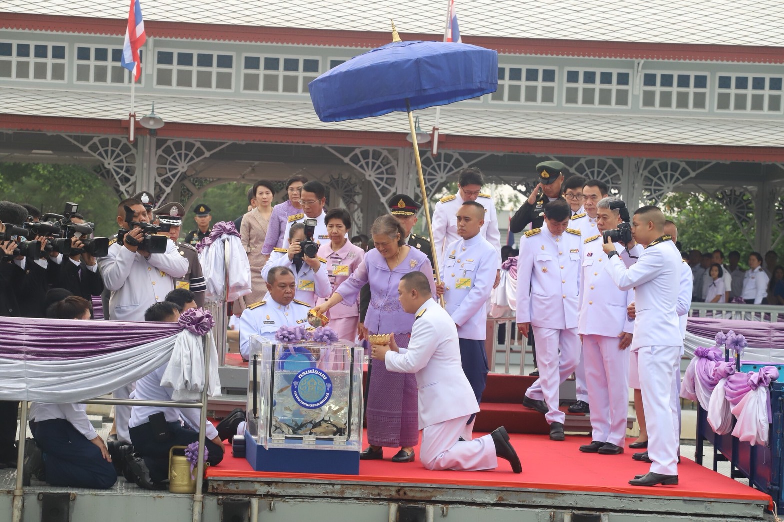 สมเด็จพระเทพรัตนราชสุดาฯ สยามบรมราชกุมารี เสด็จฯ ท่าวาสุกรี ปล่อยพันธุ์ปลา